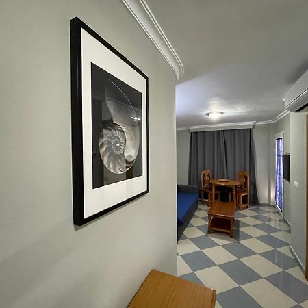 Apartamentos Nina De Oro Torremolinos Luaran gambar