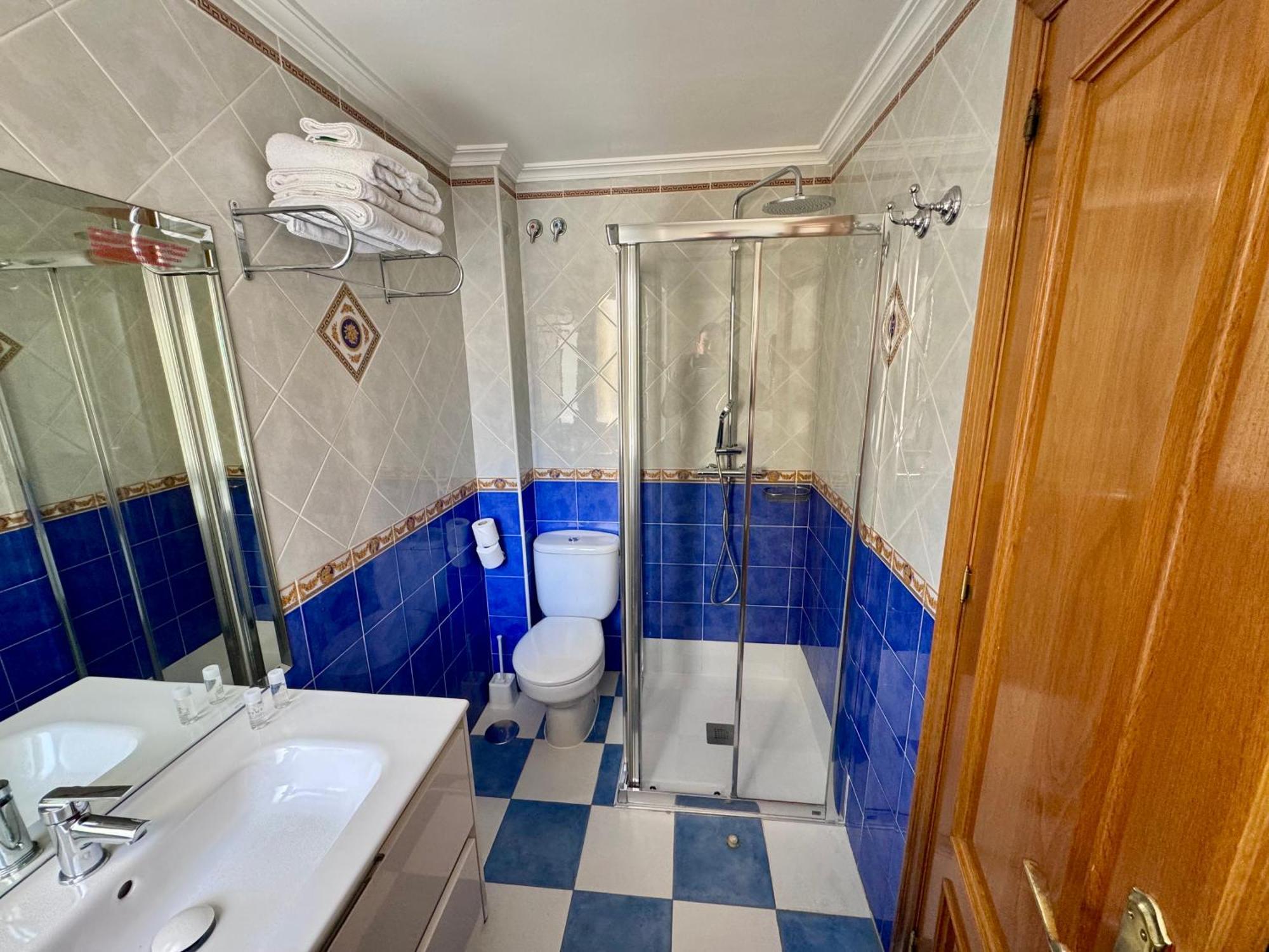 Apartamentos Nina De Oro Torremolinos Luaran gambar