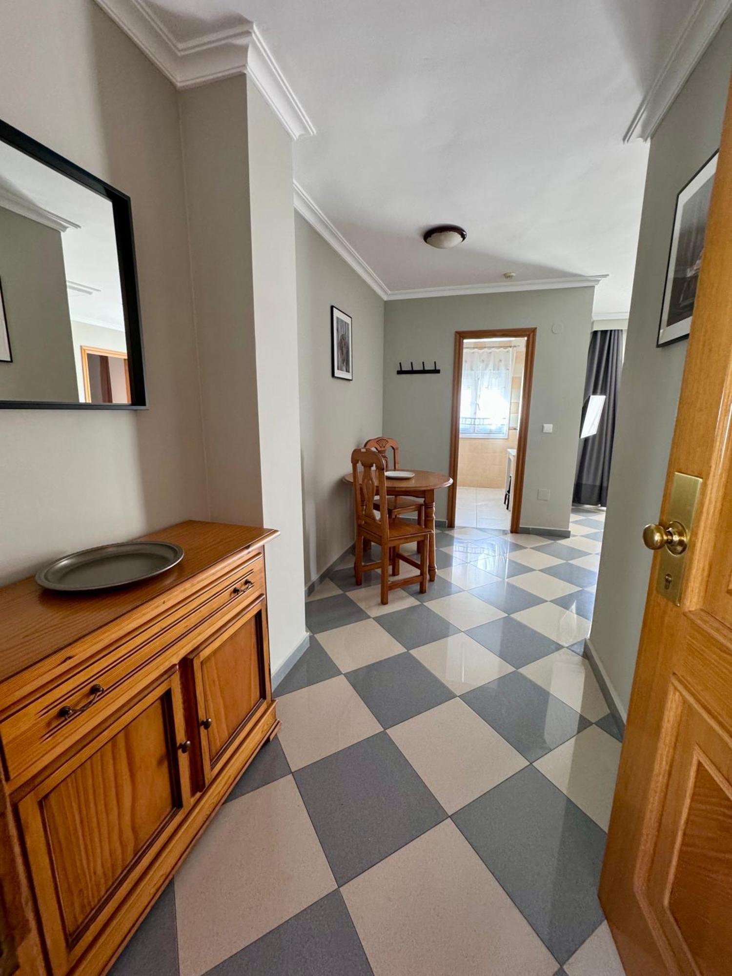 Apartamentos Nina De Oro Torremolinos Luaran gambar