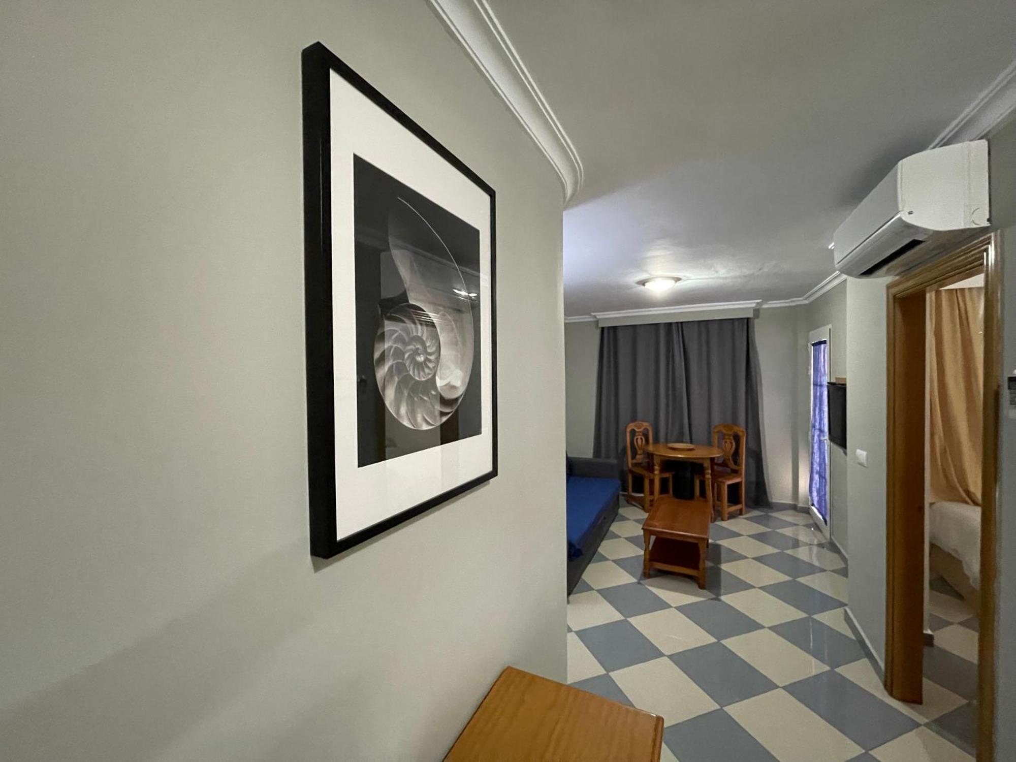 Apartamentos Nina De Oro Torremolinos Luaran gambar