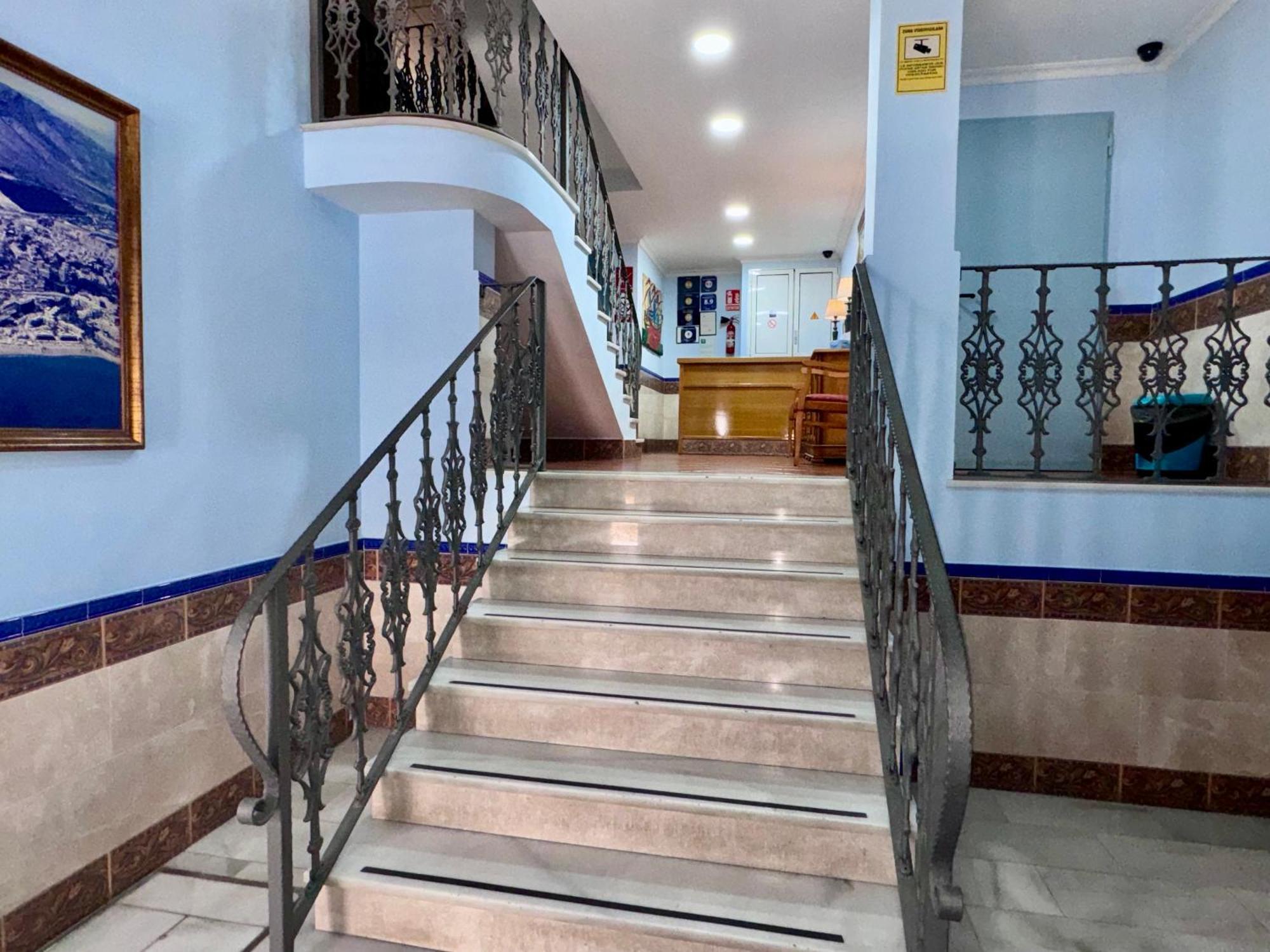 Apartamentos Nina De Oro Torremolinos Luaran gambar