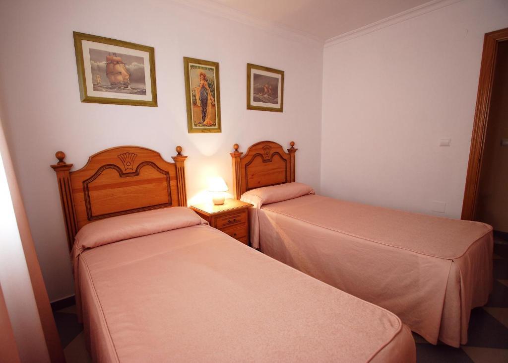 Apartamentos Nina De Oro Torremolinos Bilik gambar