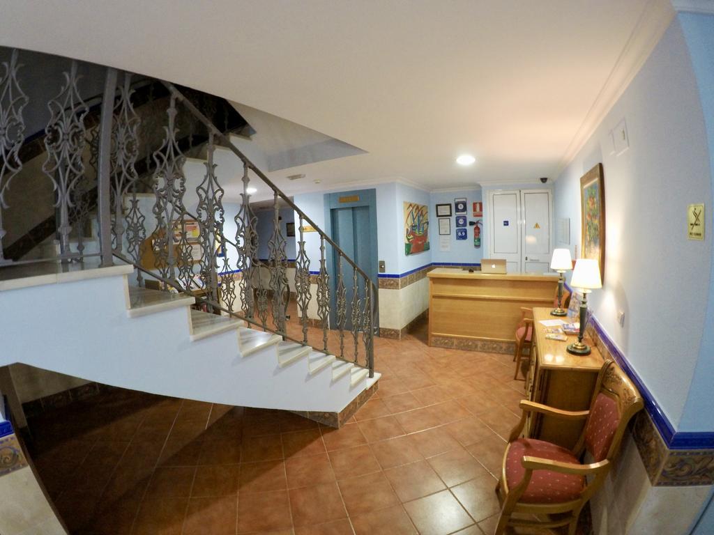 Apartamentos Nina De Oro Torremolinos Luaran gambar