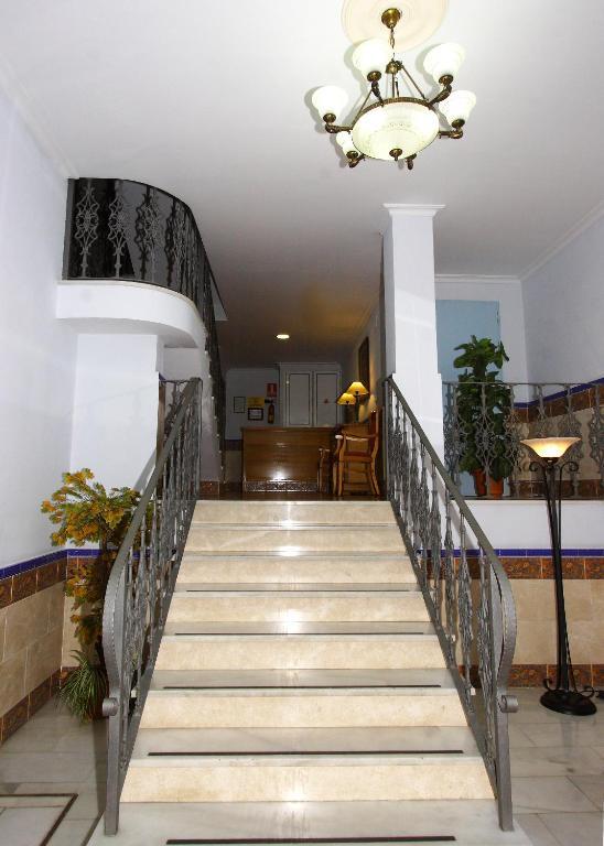 Apartamentos Nina De Oro Torremolinos Luaran gambar
